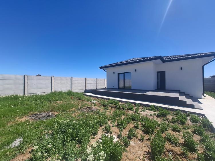 Casă individuală cu 4 camere cu Teren 400 Mp în Olteni
