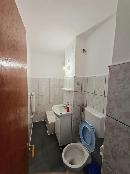 Garsonieră decomandată în Central