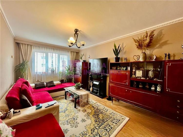 Apartament cu 3 camere decomandat în Aeroport