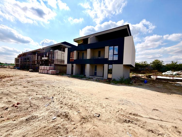Duplex cu 4 camere cu Canalizare în Splaiul Unirii