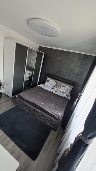 Apartament cu 3 camere în Argeșelu
