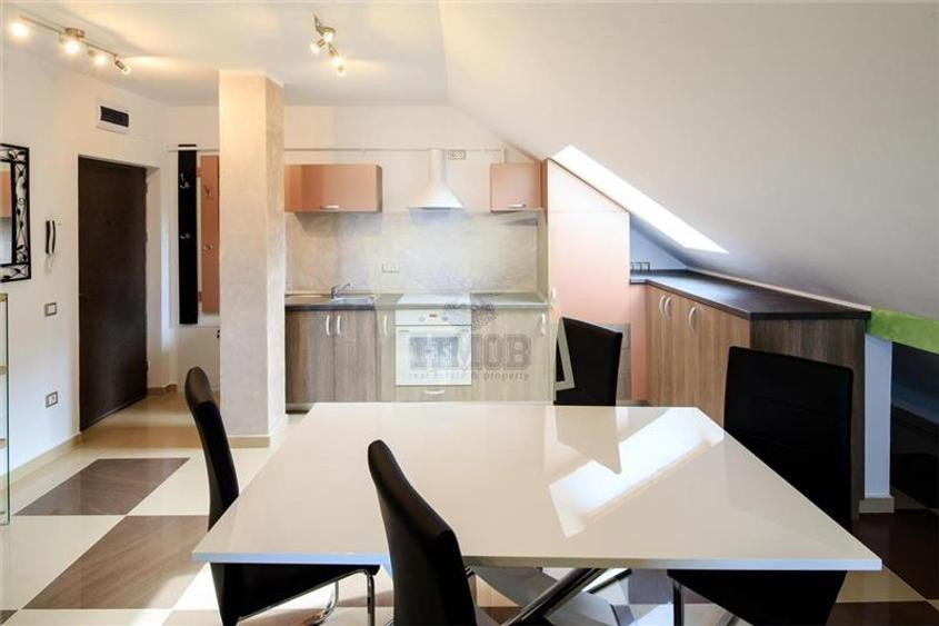 Apartament cu 2 camere decomandat, mobilat în Central