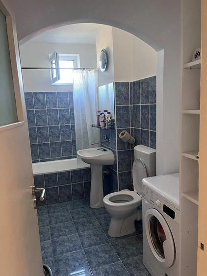 Apartament cu 3 camere semidecomandat în Cantemir