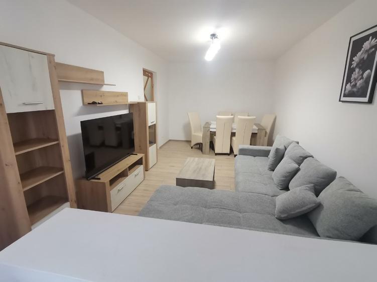 Apartament cu 3 camere decomandat în Mihai Viteazul