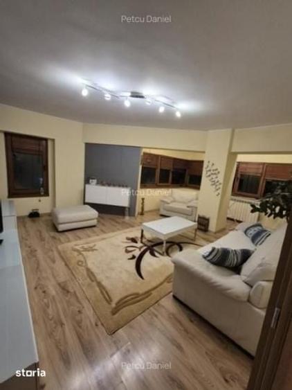 Apartament cu 3 camere semidecomandat în Sat Vacanță