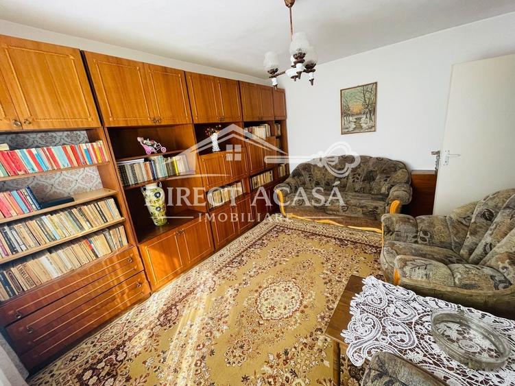 Apartament cu 3 camere decomandat în Tudor