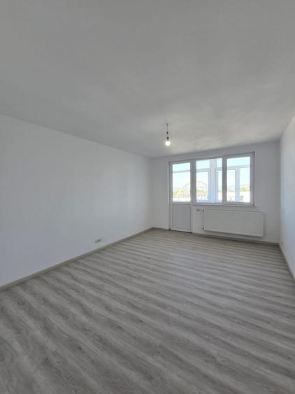 Apartament cu 2 camere decomandat în Cornișa