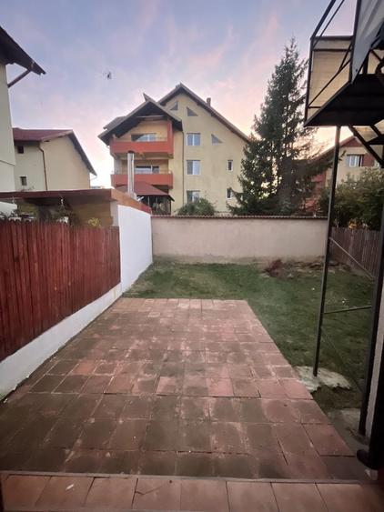Casă cu 4 camere cu Teren 400 Mp în Prelungirea Craiovei