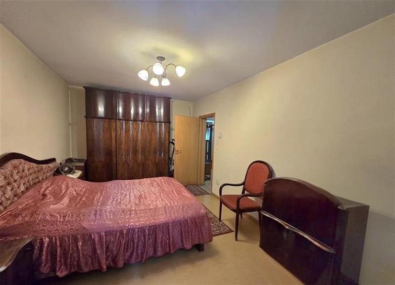 Apartament cu 3 camere decomandat, mobilat în Brâncoveanu