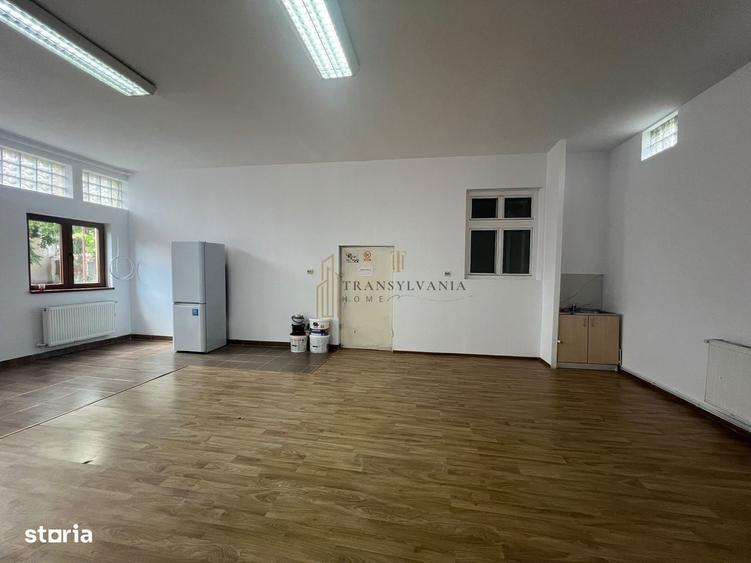 Casă cu 4 camere în Central