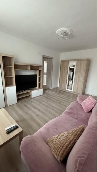 Apartament cu 2 camere decomandat în Obor