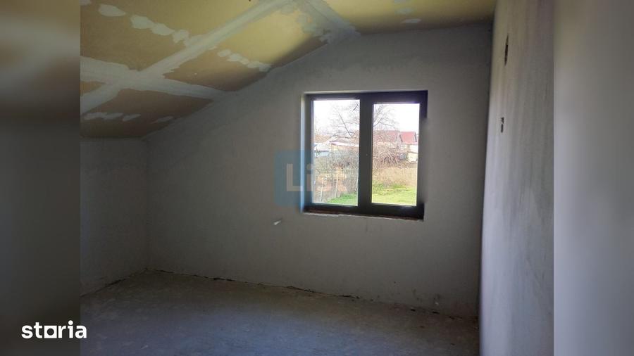 Casă cu 7 camere cu Teren 1004 Mp în Braniștea