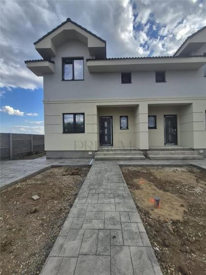 Duplex superb - zona foarte buna - in spate la LIDL ( COMISI - 3