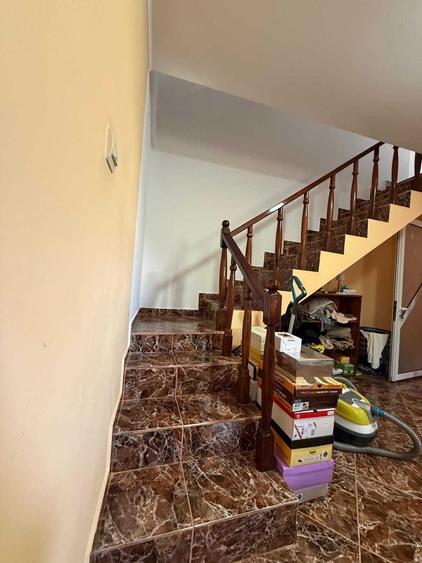 Casă cu 4 camere în Exterior Vest