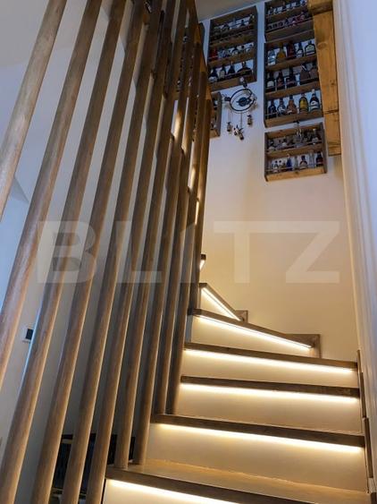 Duplex cu 5 camere cu Canalizare în Exterior Est