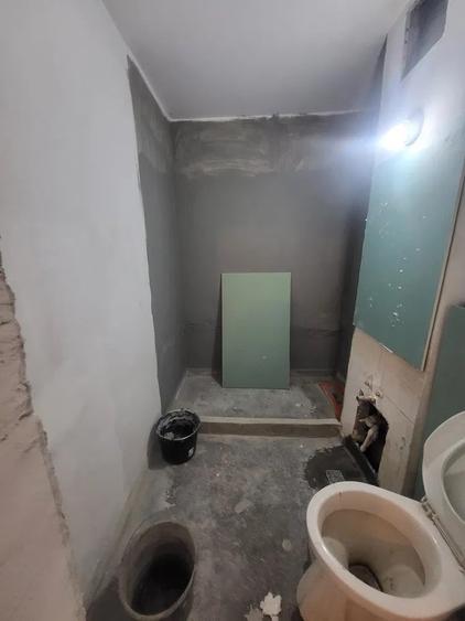 Apartament cu 3 camere decomandat în Drumul Taberei