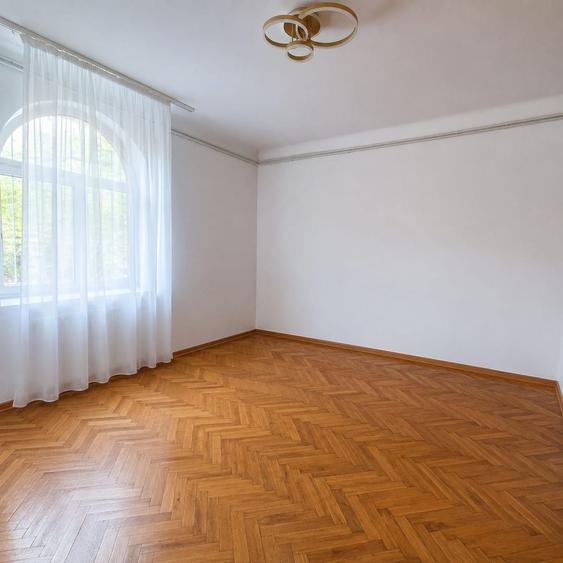 Spațiu comercial, de 140 mp, în Decebal