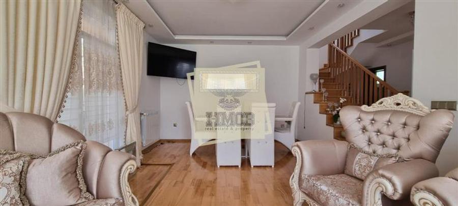 Casă individuală cu 5 camere cu Teren 360 Mp în Aeroport