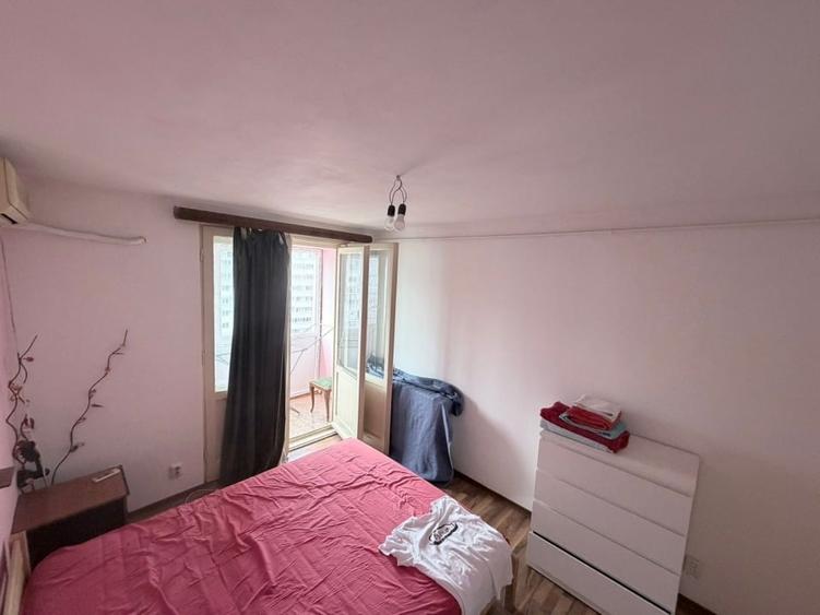 Apartament cu 3 camere semidecomandat, mobilat în Lujerului