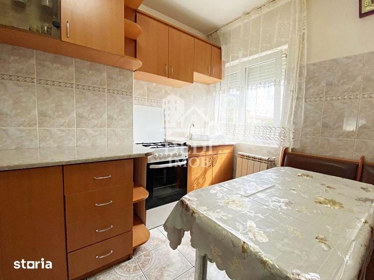 Apartament cu 3 camere decomandat în Orașul Nou