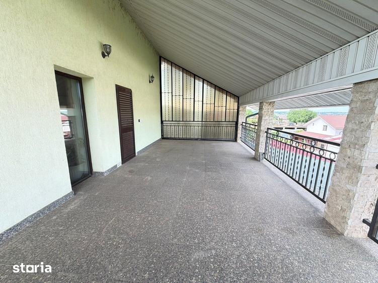 Casă cu 6 camere cu Teren 1700 Mp în Hemeiuș