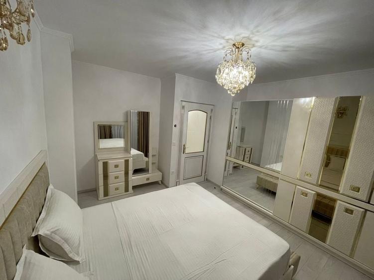 Apartament cu 3 camere decomandat în Florești