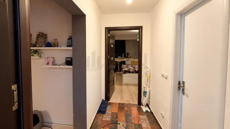 Apartament cu 3 camere semidecomandat, mobilat în Ștefan cel Mare