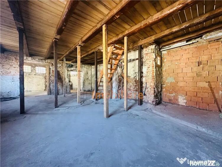 Casă cu 2 camere cu Teren 100 Mp în Central