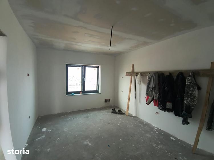 Casă cu 4 camere cu Teren 203 Mp în Șcheia