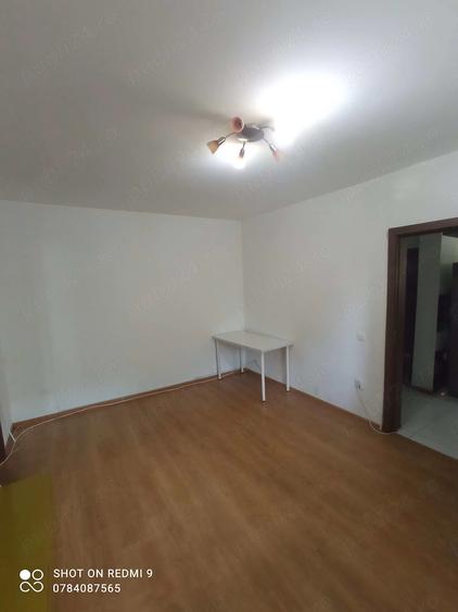 Apartament cu 2 camere semidecomandat în Gara de Nord