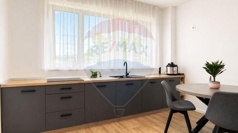 Casă cu 4 camere cu Teren 180 Mp în Borhanci
