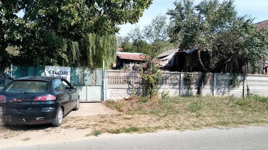 Casă cu 3 camere în Livezi