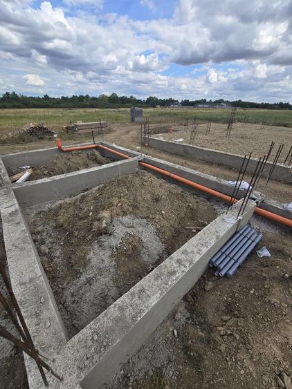 Duplex cu 4 camere cu Canalizare în Moșnița Nouă