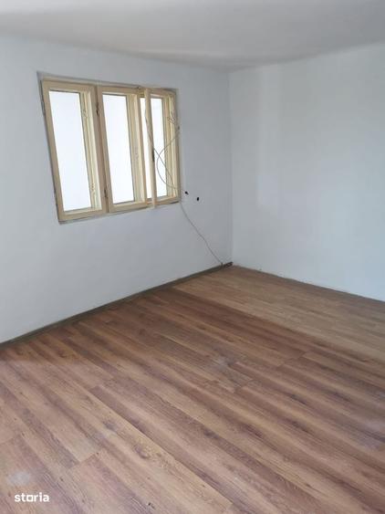 Casă cu 2 camere în Prundu