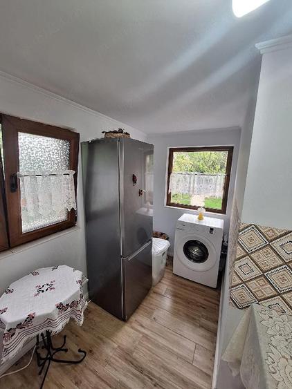 Casă cu 2 camere cu Teren 100 Mp în Central