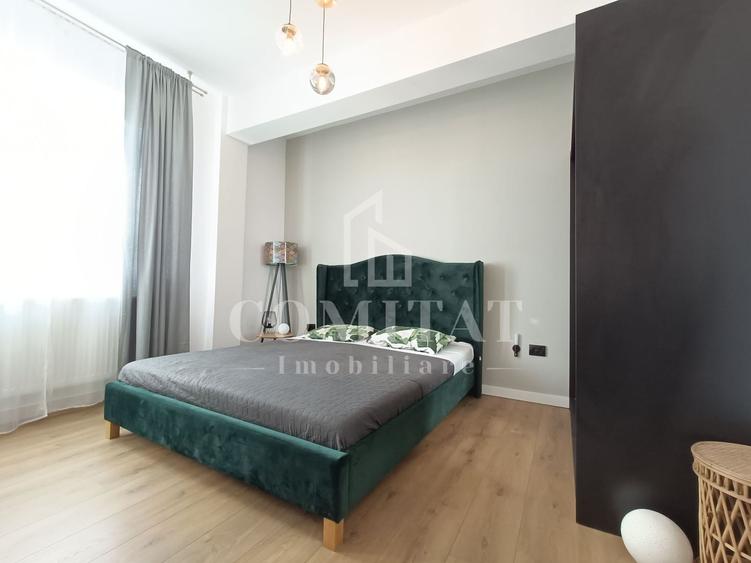 Apartament cu 3 camere semidecomandat, mobilat în Florești