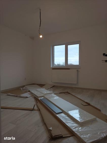 Casă cu 4 camere cu Teren 350 Mp în Joița