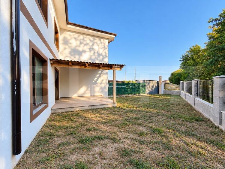 Duplex cu 4 camere cu Canalizare în Giroc