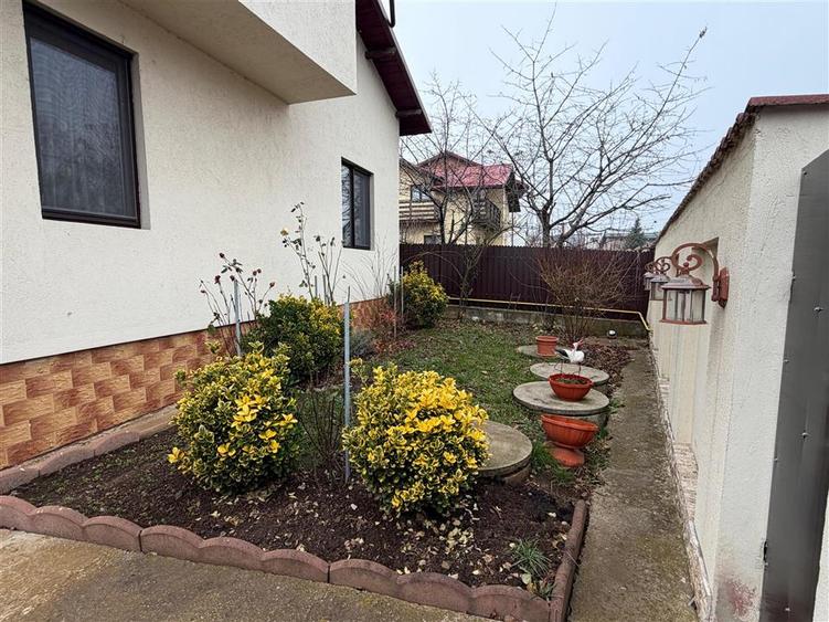 Casă individuală cu 4 camere cu Teren 500 Mp în Păulești