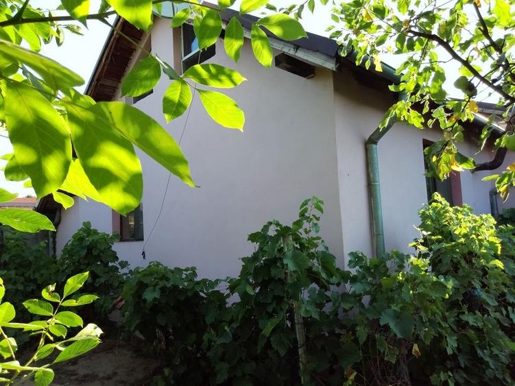 Casă cu 4 camere cu Teren 650 Mp în Bordei