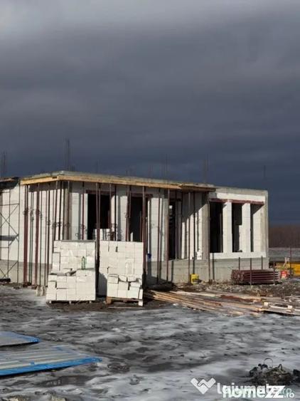 Casă cu 5 camere cu Teren 600 Mp în Marginea