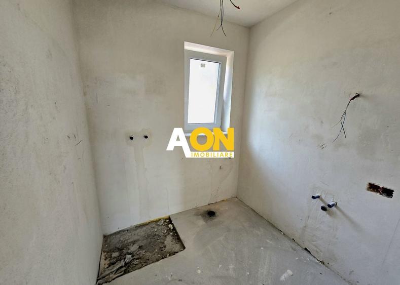 Casă individuală cu 4 camere cu Canalizare în Cetate