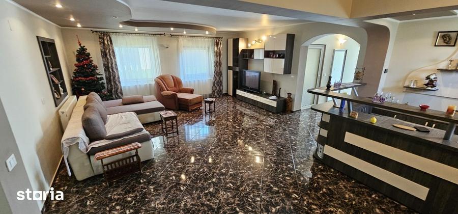 Casă cu 3 camere cu Teren 544 Mp în Central
