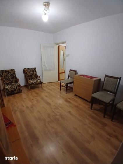 Apartament cu 2 camere semidecomandat în Cornișa