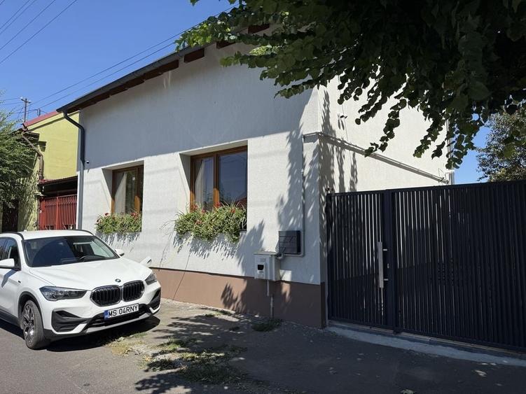 Casă cu 4 camere cu Teren 100 Mp în Central