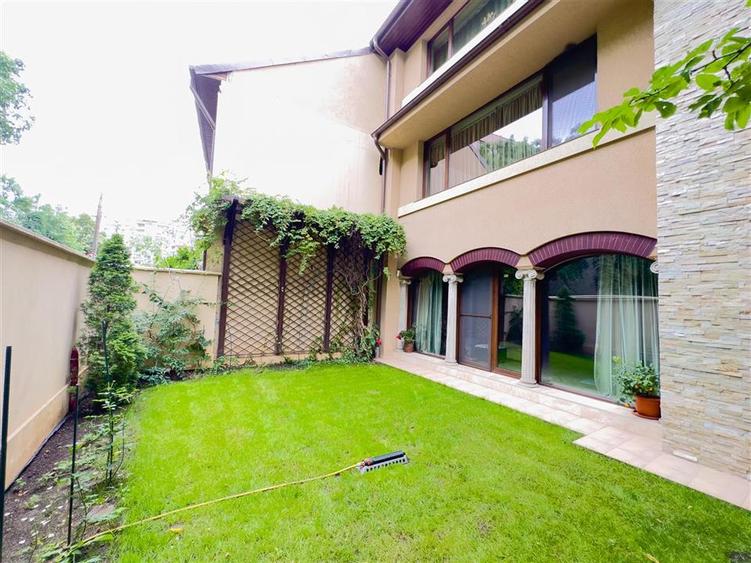 Casă individuală cu 4 camere cu Canalizare în Unirii