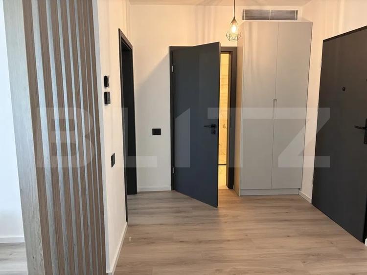 Apartament cu 2 camere semidecomandat, mobilat în Semicentral