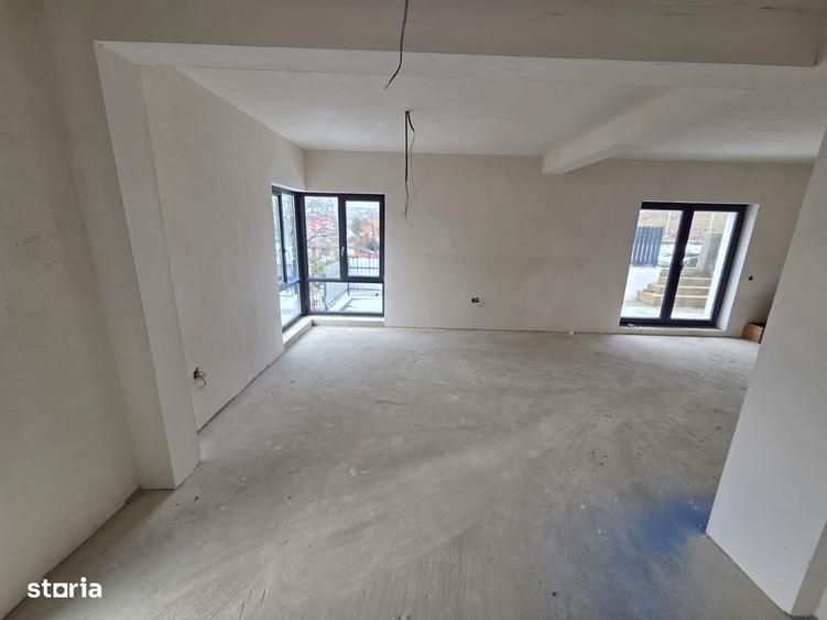 Casă cu 4 camere cu Teren 300 Mp în Dâmbul Rotund