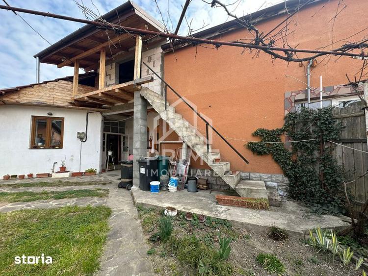 Casă cu 3 camere cu Canalizare în Central