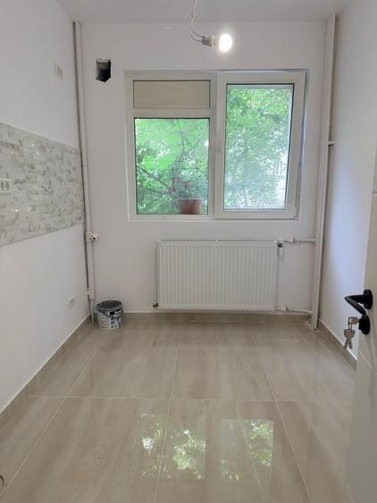 Apartament semidecomandat în Tei